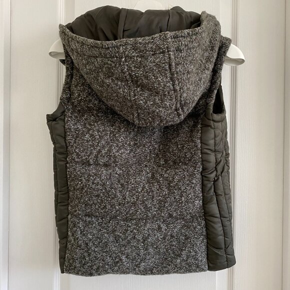 Olive Green Puffer Vest with Furry Collar and Knit-Patterned Back - Picture 7 of 9